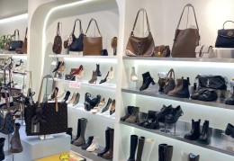 适合女生在县城开的店(适合女生在县城开的店名)