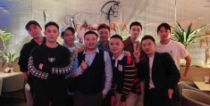 现场酒吧老板(酒吧老板实力很大)