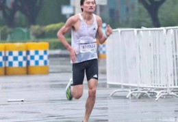 马拉松选手一公里几分钟(马拉松选手一公里几分钟正常)