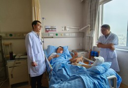李茂发正骨治疗膝关节疼视频(膝关节正骨手法)