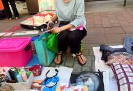 女人适合摆地摊卖什么(女生摆地摊适合卖什么东西)
