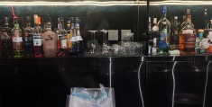 酒吧老板每天都要去上班吗(酒吧老板每天都要去上班吗知乎)