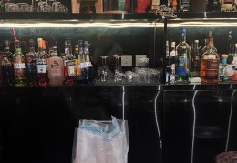 酒吧老板每天都要去上班吗(酒吧老板每天都要去上班吗知乎)