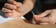 京骨透涌泉的针灸视频(李茂发京骨透涌泉针灸演示)