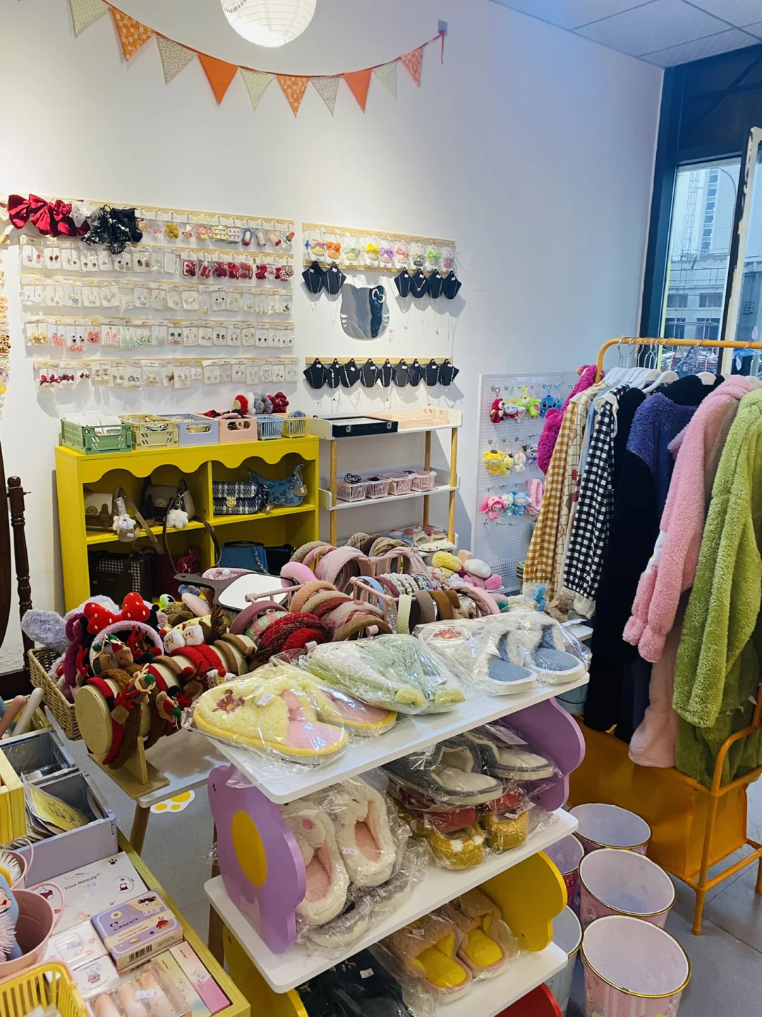 适合女生在县城开的店(适合女生在县城开的店名)
